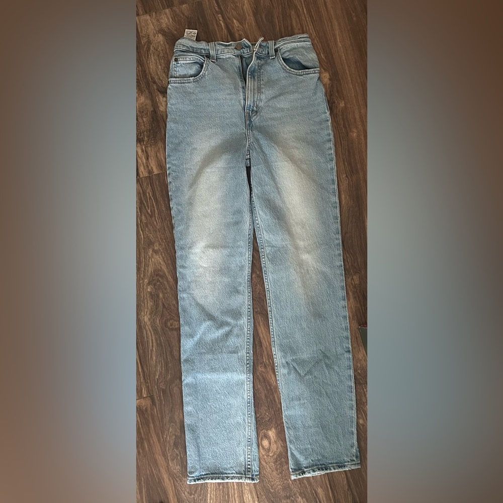 Levi's Women's Light Blue Slim Straight Leg Jeans